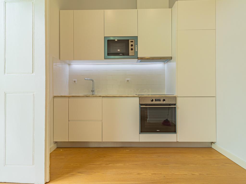 Apartamento T0 + 1 com Terraço | Bonjardim | Porto - Image 2