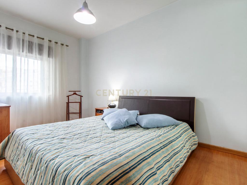 Apartamento T3 com garagem no Feijó - Image 2