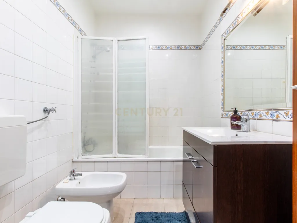 Apartamento T3 com garagem no Feijó - Image 24