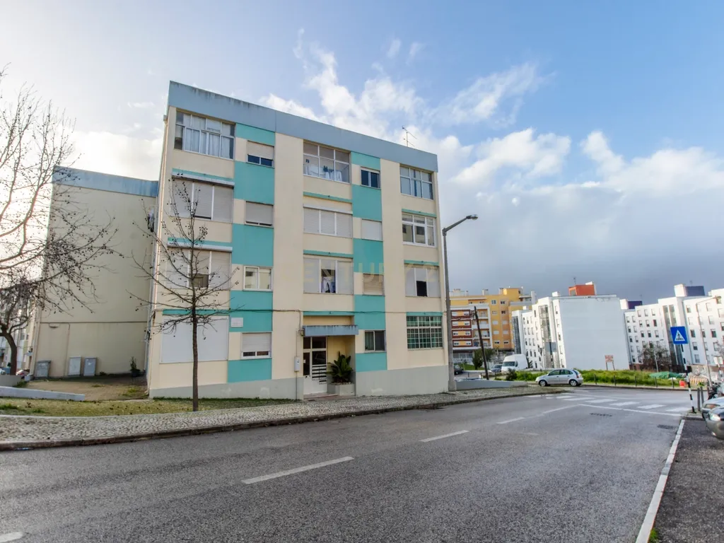 Apartamento T3 com garagem no Feijó - Image 34