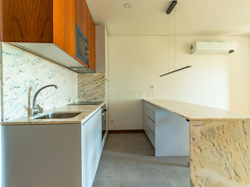 Apartamento T0 +1 no Centro do Porto - Image 15