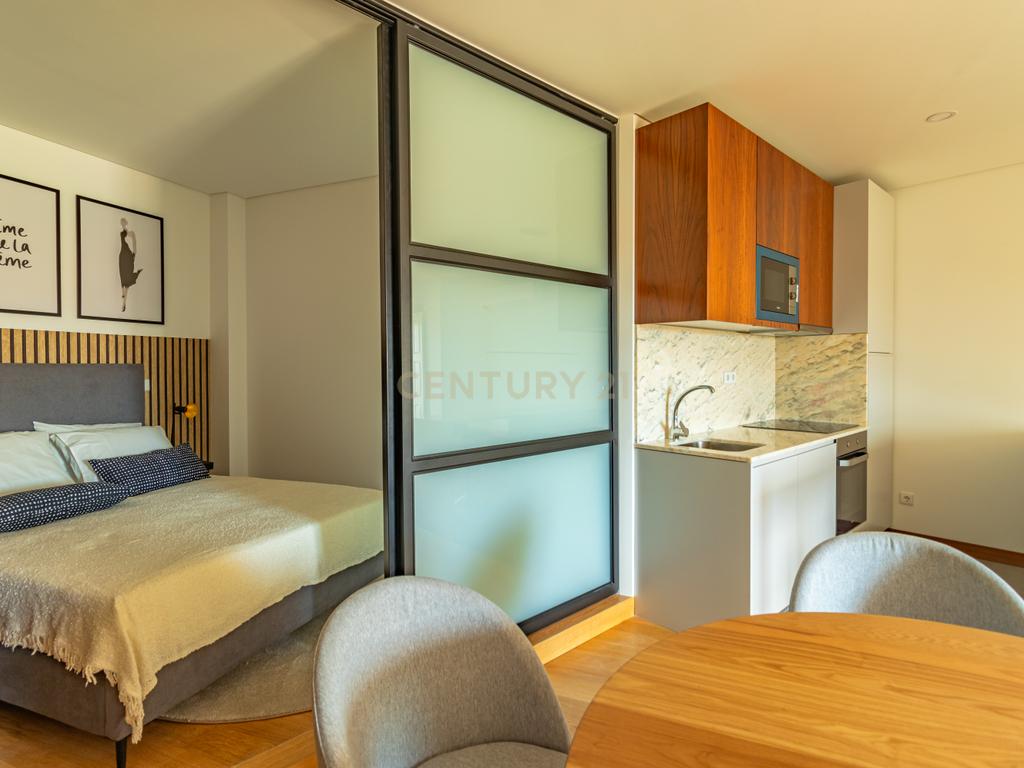 Apartamento T0 +1 no Centro do Porto - Image 8