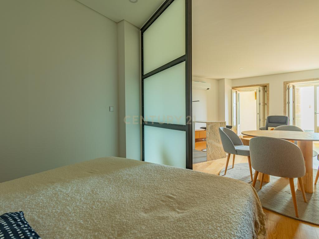 Apartamento T0 +1 no Centro do Porto - Image 12