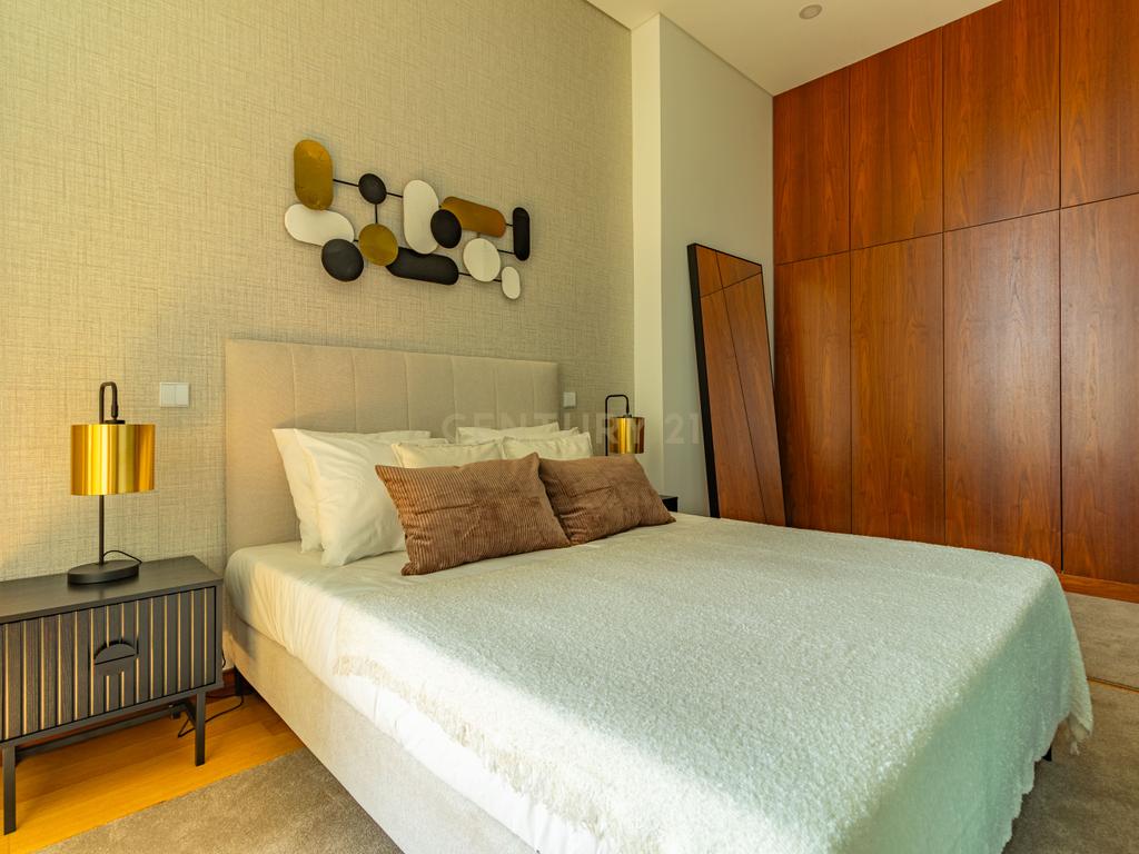 Apartamento T1 c/ Varanda no Centro do Porto - Image 10