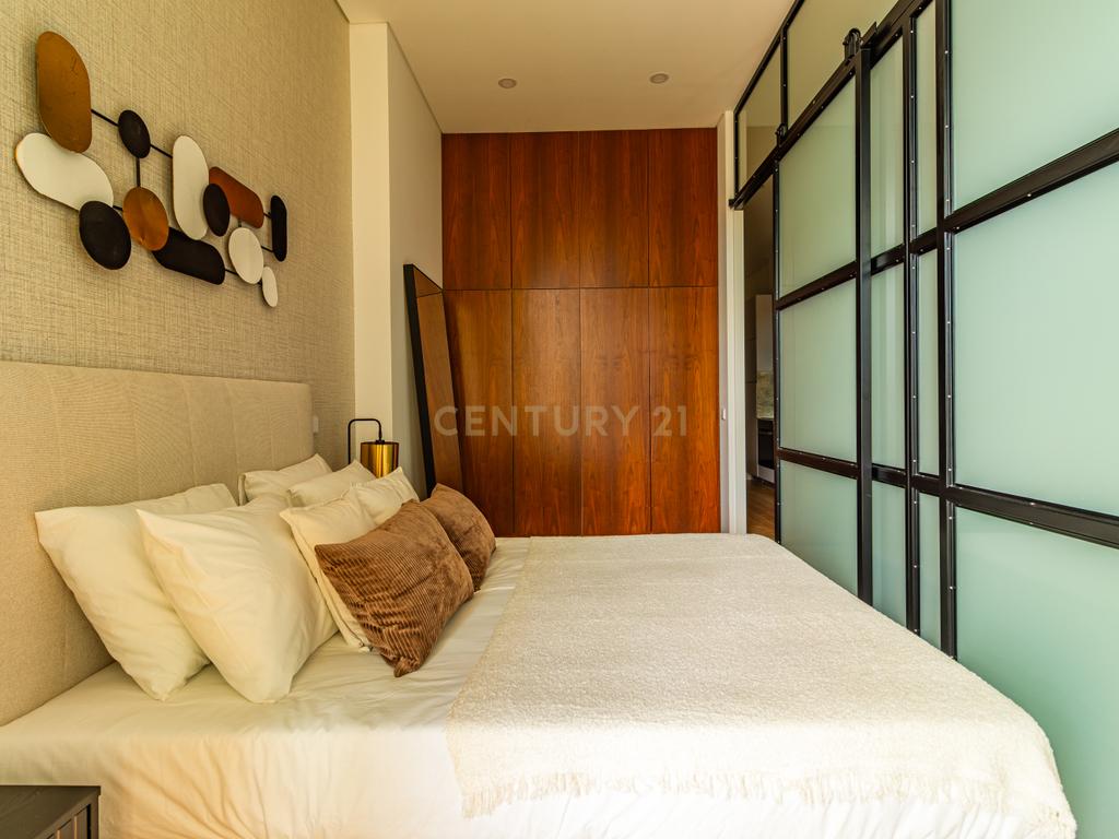 Apartamento T1 c/ Varanda no Centro do Porto - Image 8