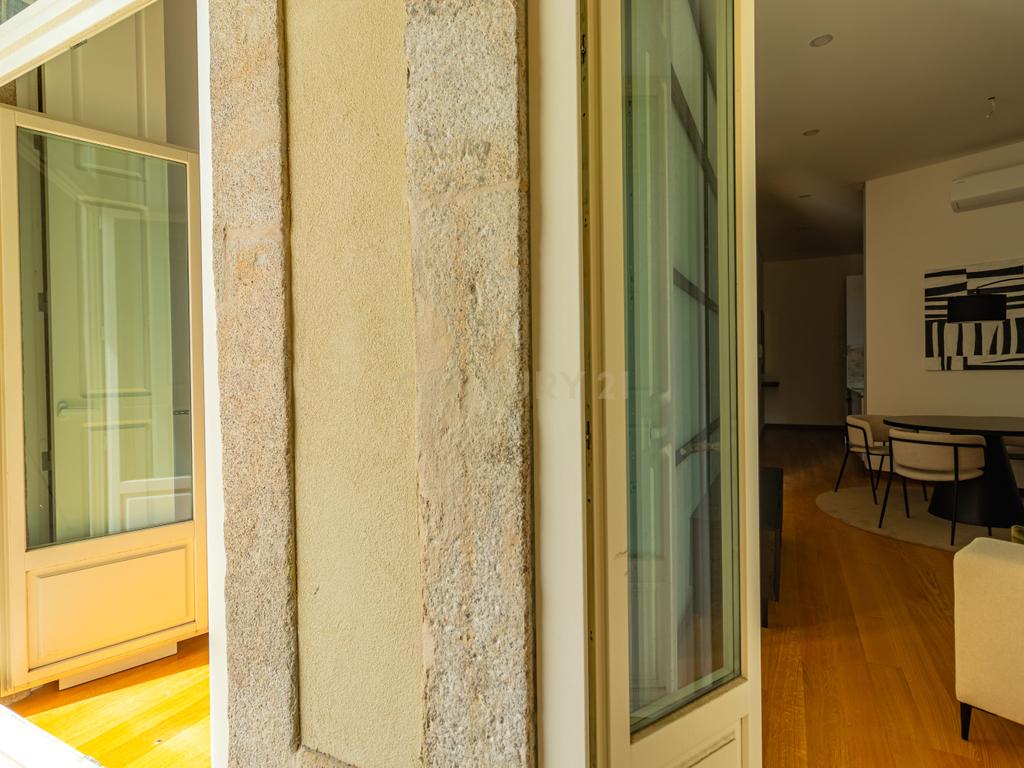 Apartamento T1 c/ Varanda no Centro do Porto - Image 12