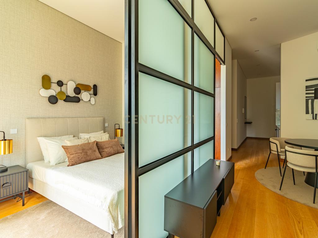 Apartamento T1 c/ Varanda no Centro do Porto - Image 16