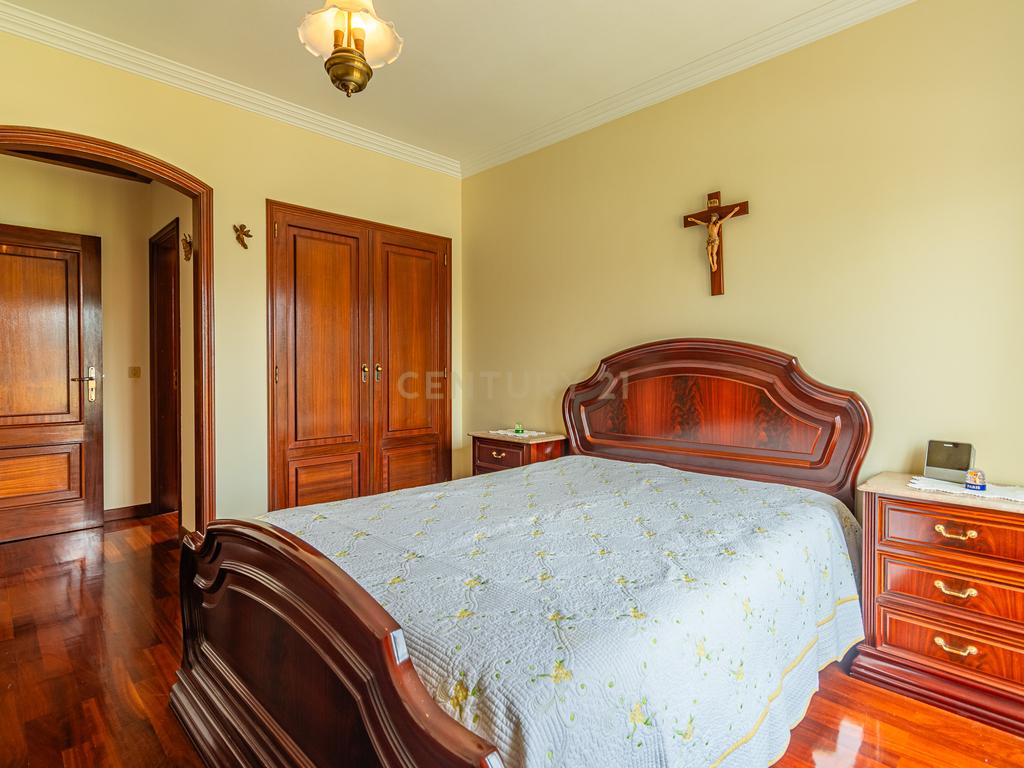 Moradia T4 Exclusiva em Vila Nova de Gaia - Image 16
