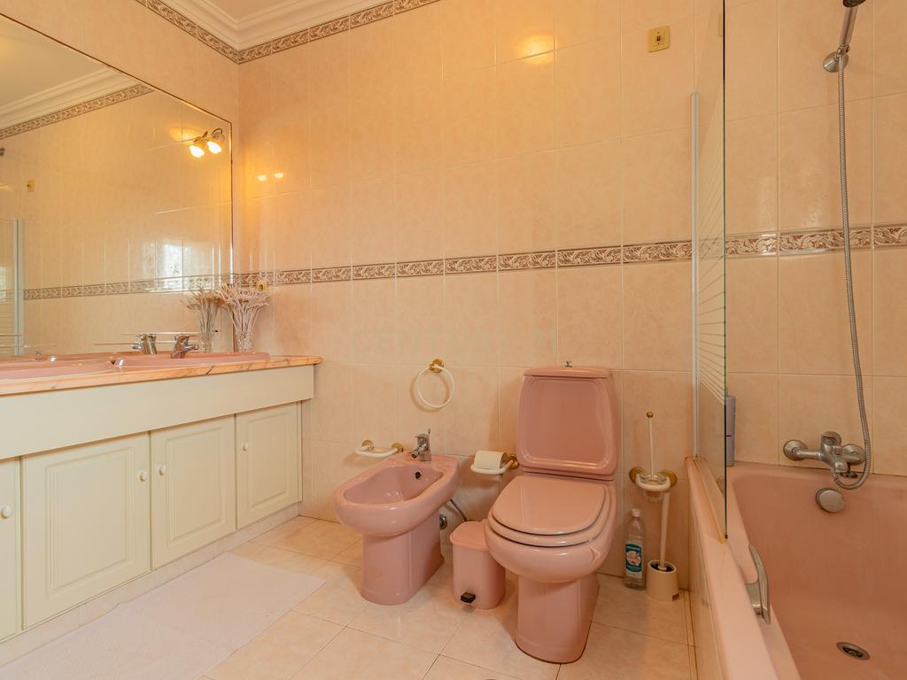Moradia T4 Exclusiva em Vila Nova de Gaia - Image 32