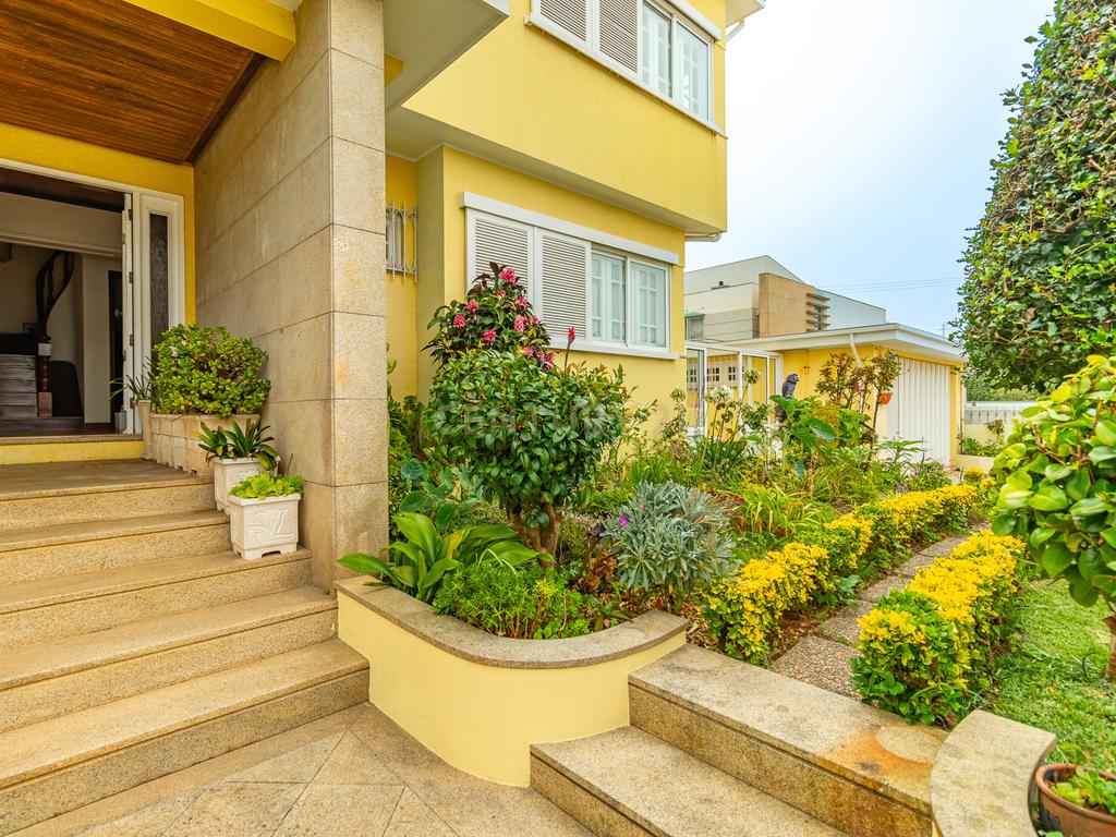 Moradia T4 Exclusiva em Vila Nova de Gaia - Image 1