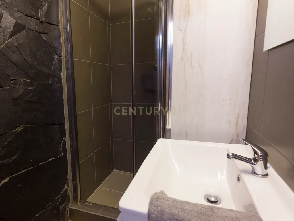 **OPORTUNIDADE** HOSTEL COM RENTABILIDADE superior a 10% ao ano! - Image 9