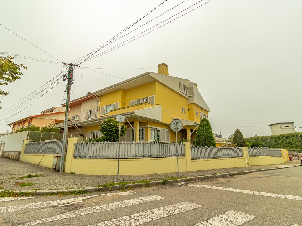 Moradia T4 Exclusiva em Vila Nova de Gaia - Image 56