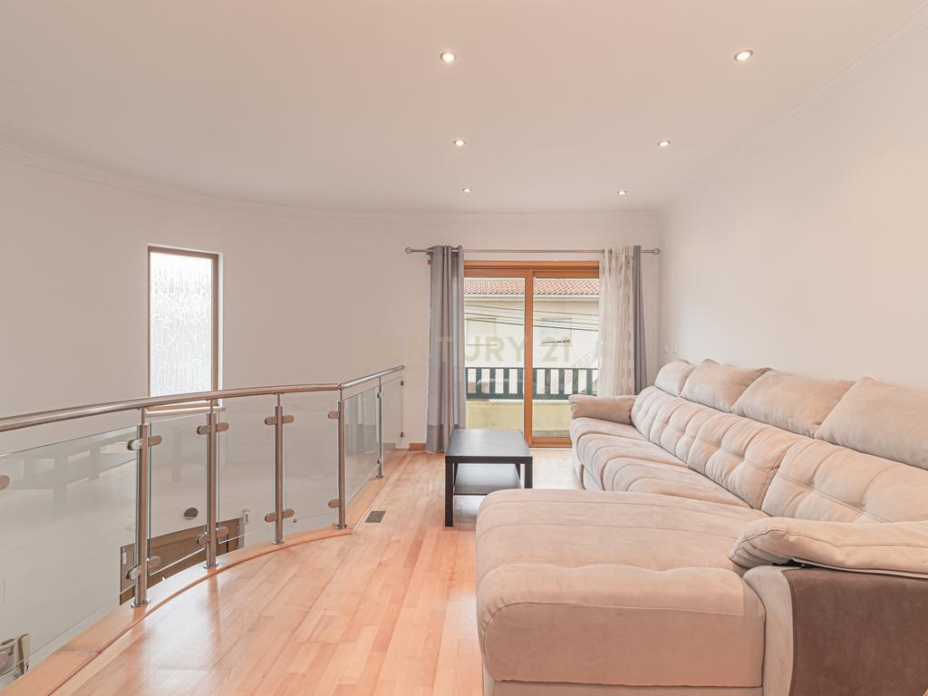 Moradia T4 em Santa Iria de Azoia, Loures - Image 25