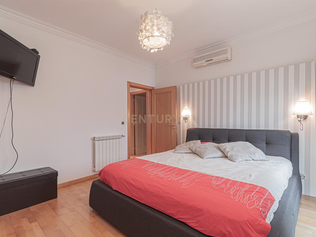 Moradia T4 em Santa Iria de Azoia, Loures - Image 10