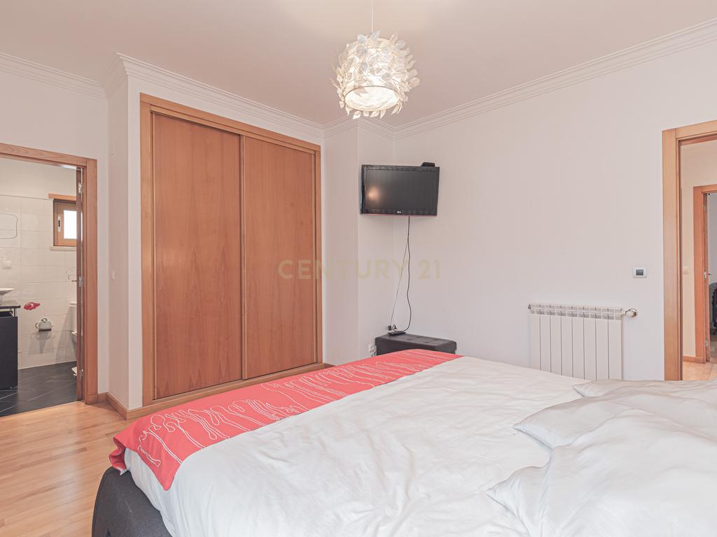 Moradia T4 em Santa Iria de Azoia, Loures - Image 12
