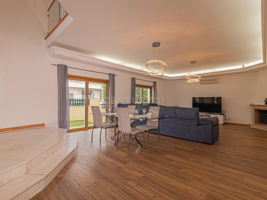 Moradia T4 em Santa Iria de Azoia, Loures - Image 6