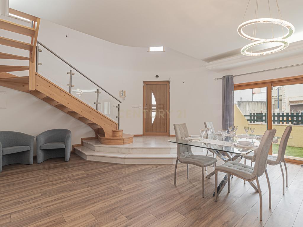 Moradia T4 em Santa Iria de Azoia, Loures - Image 3