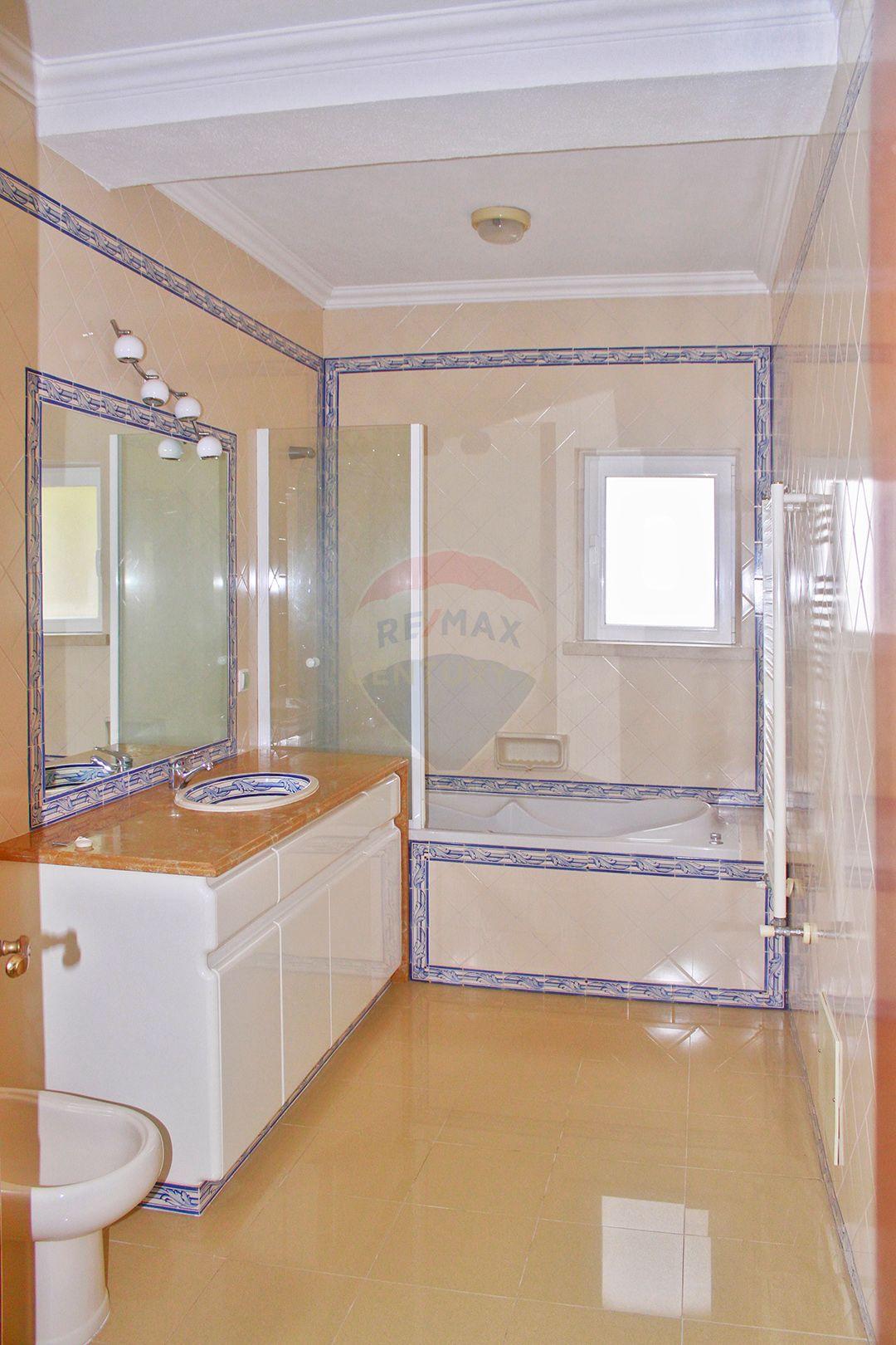 MORADIA TERREA T4+2 | PISCINA | TERRENO 2.000 m2 | CASCAIS | JARDIM | GARAGEM - Image 24