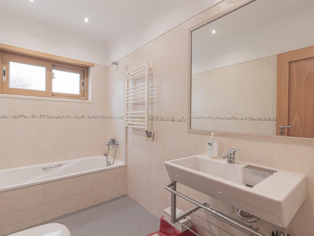 Moradia T4 em Santa Iria de Azoia, Loures - Image 39
