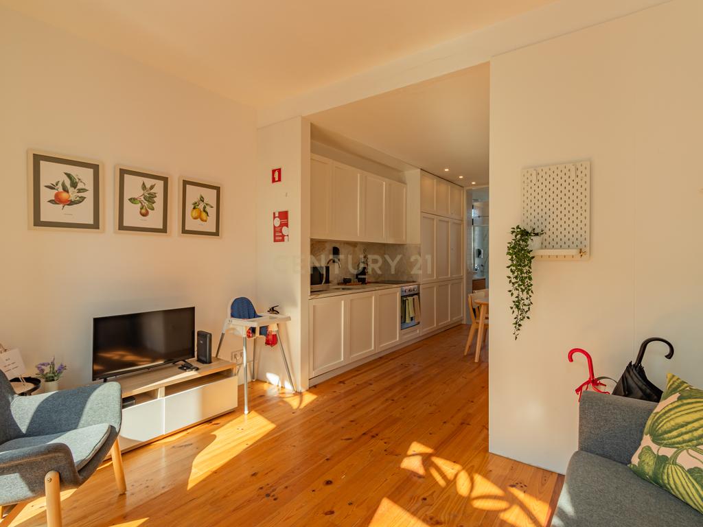 Apartamento T1 no Coração do Porto - Image 5