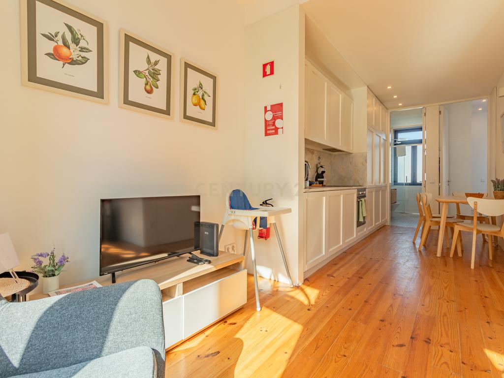 Apartamento T1 no Coração do Porto - Image 4