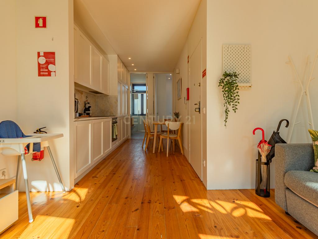 Apartamento T1 no Coração do Porto - Image 6