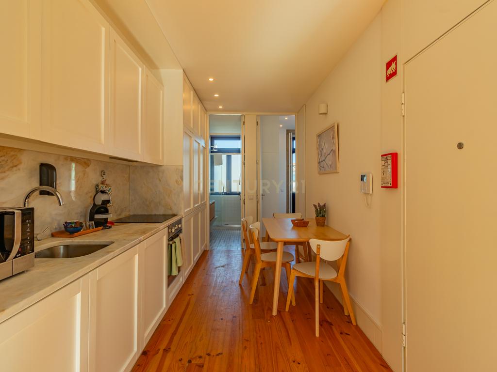 Apartamento T1 no Coração do Porto - Image 8