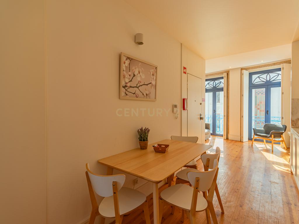 Apartamento T1 no Coração do Porto - Image 9