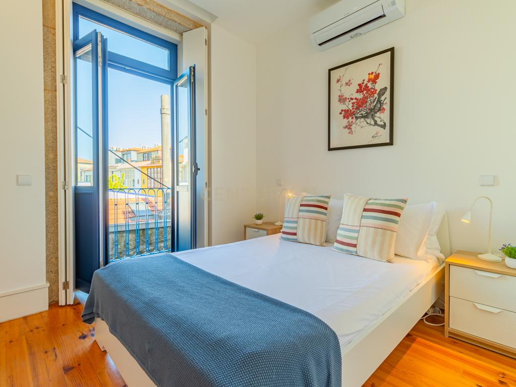Apartamento T1 no Coração do Porto - Image 15