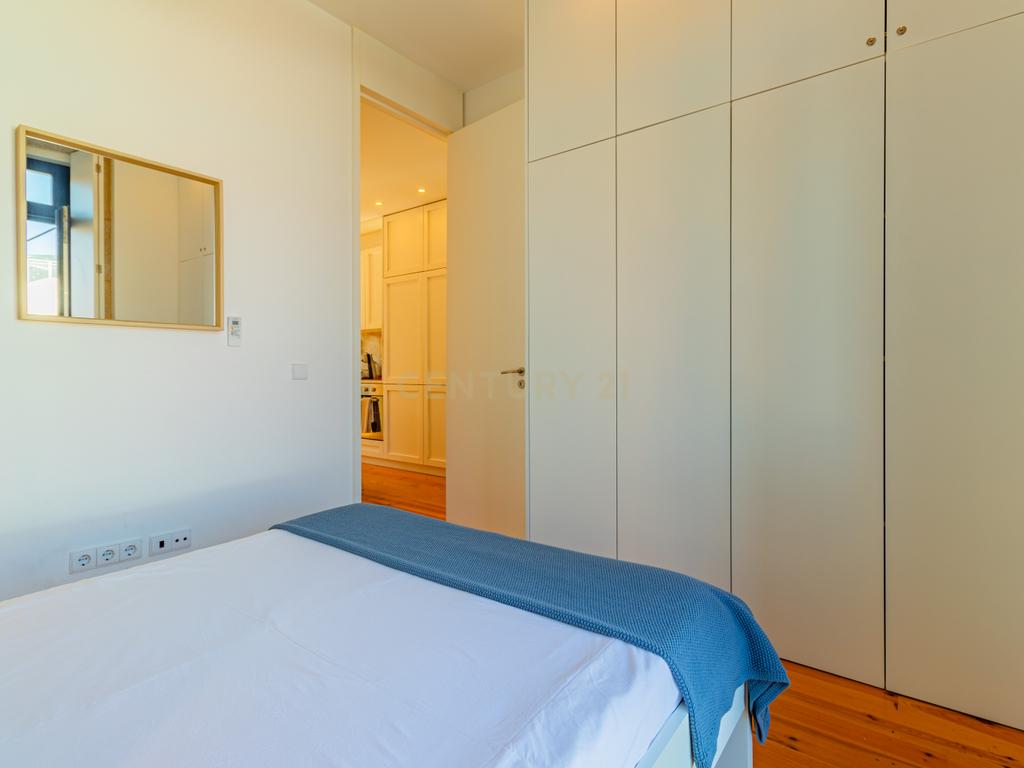 Apartamento T1 no Coração do Porto - Image 17