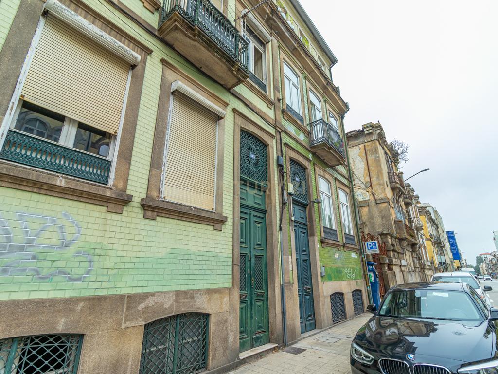 Apartamento T0 com jardim | Centro do Porto - Image 4