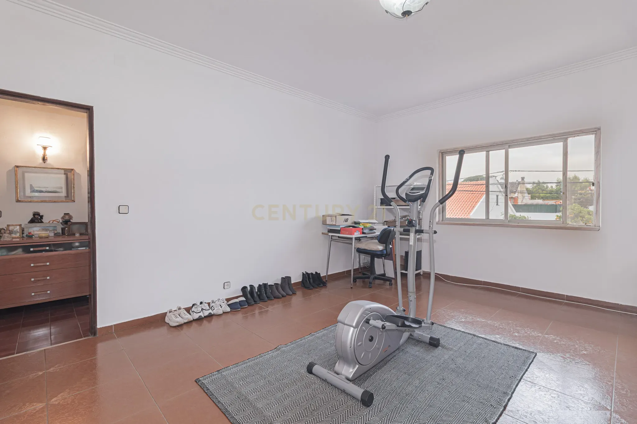 Moradia T4 Isolada, com garagem - Rua Qta da Saudade Charneca de Caparica - Image 30