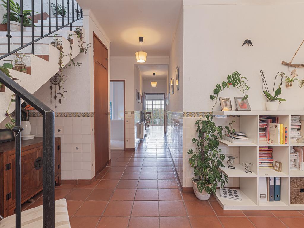 Casa Isolada em Sampaio-Sesimbra, Setúbal com Piscina e Vista Panorâmica - Image 8