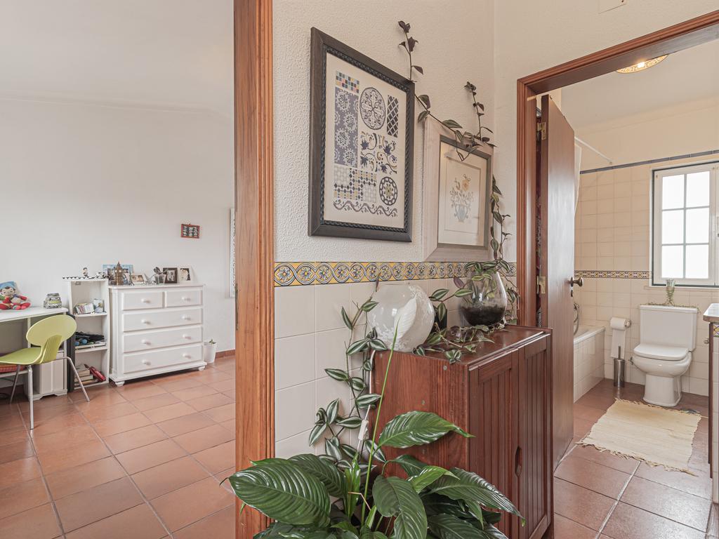 Casa Isolada em Sampaio-Sesimbra, Setúbal com Piscina e Vista Panorâmica - Image 30