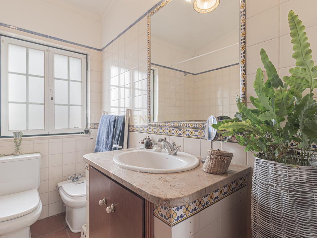 Casa Isolada em Sampaio-Sesimbra, Setúbal com Piscina e Vista Panorâmica - Image 35