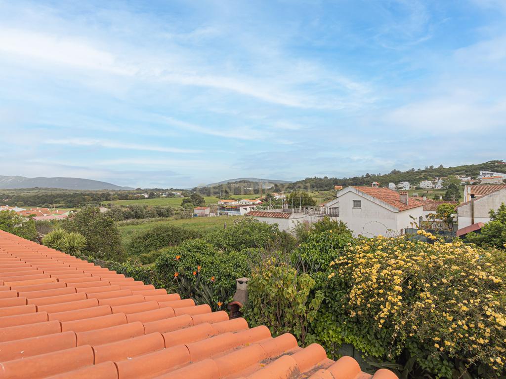 Casa Isolada em Sampaio-Sesimbra, Setúbal com Piscina e Vista Panorâmica - Image 39