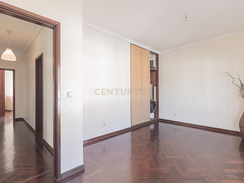 Moradia Independente T5 em Loures - Image 34