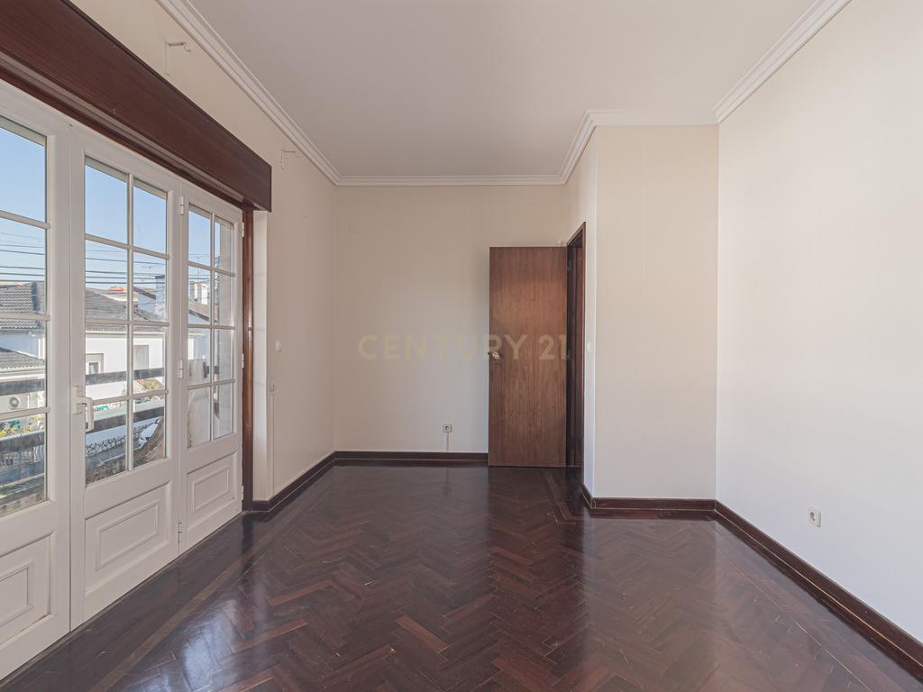 Moradia Independente T5 em Loures - Image 36