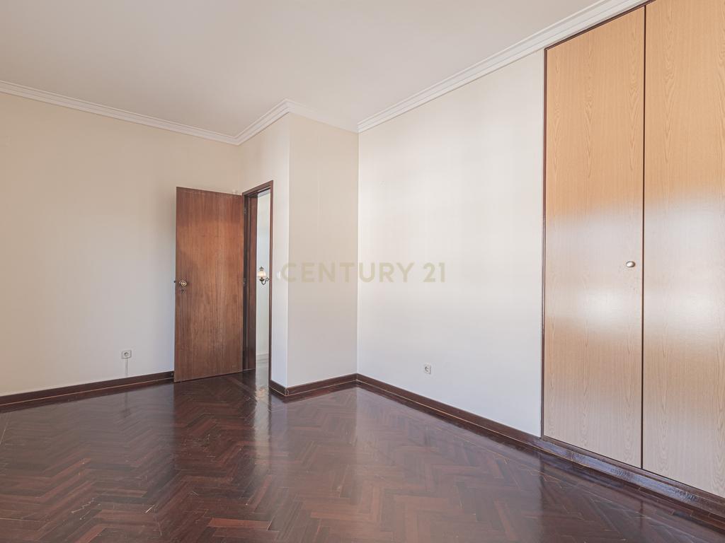 Moradia Independente T5 em Loures - Image 37