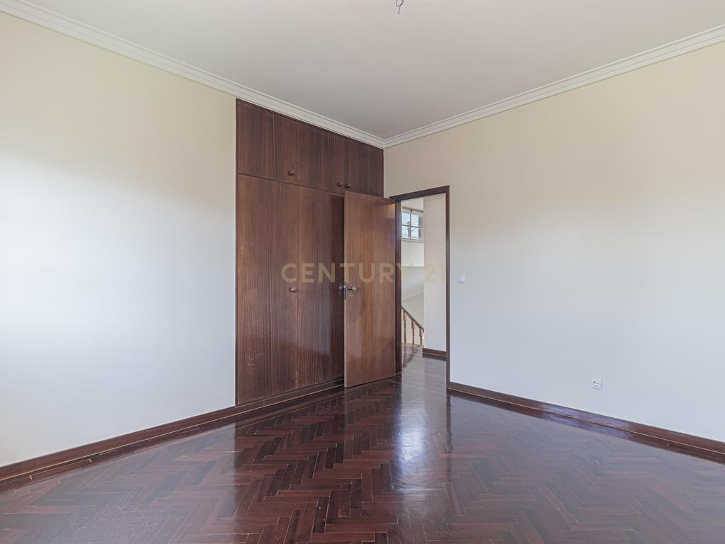 Moradia Independente T5 em Loures - Image 41