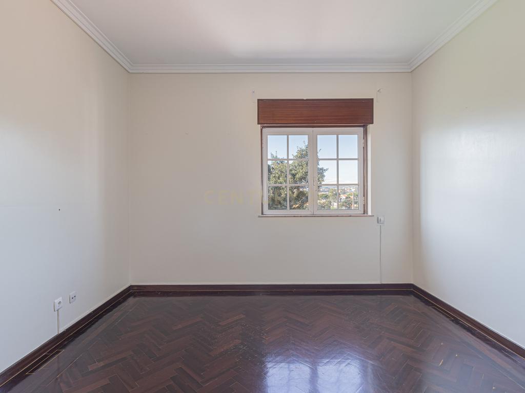 Moradia Independente T5 em Loures - Image 42