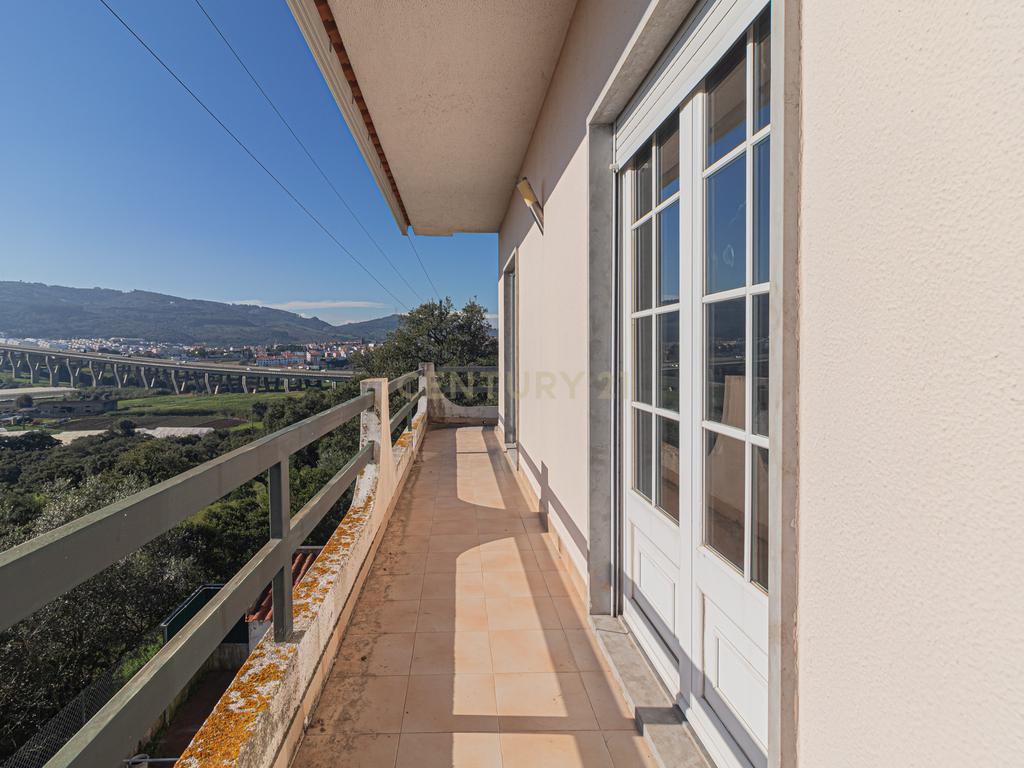 Moradia Independente T5 em Loures - Image 46