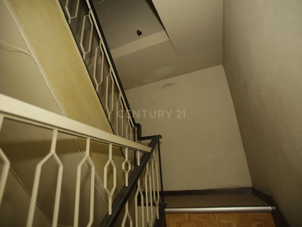 Edifício T4 em Chaves com Luz Natural e Varanda - Image 10