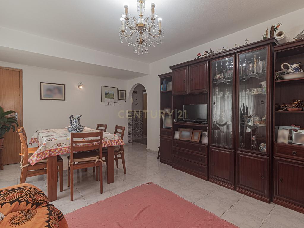 Apartamento T3 em Oeiras com Luz Natural e Armazenamento - Image 8