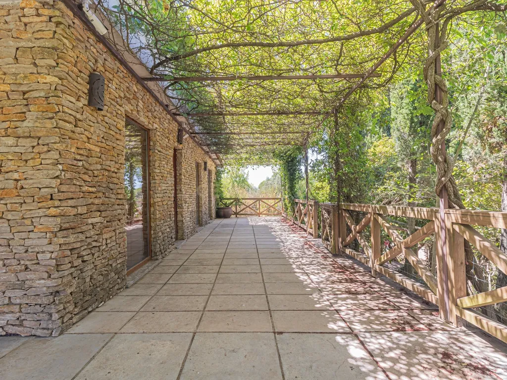 Moradia T2 em deslumbrante propriedade na Arrábida (Casais da Serra) - Image 2