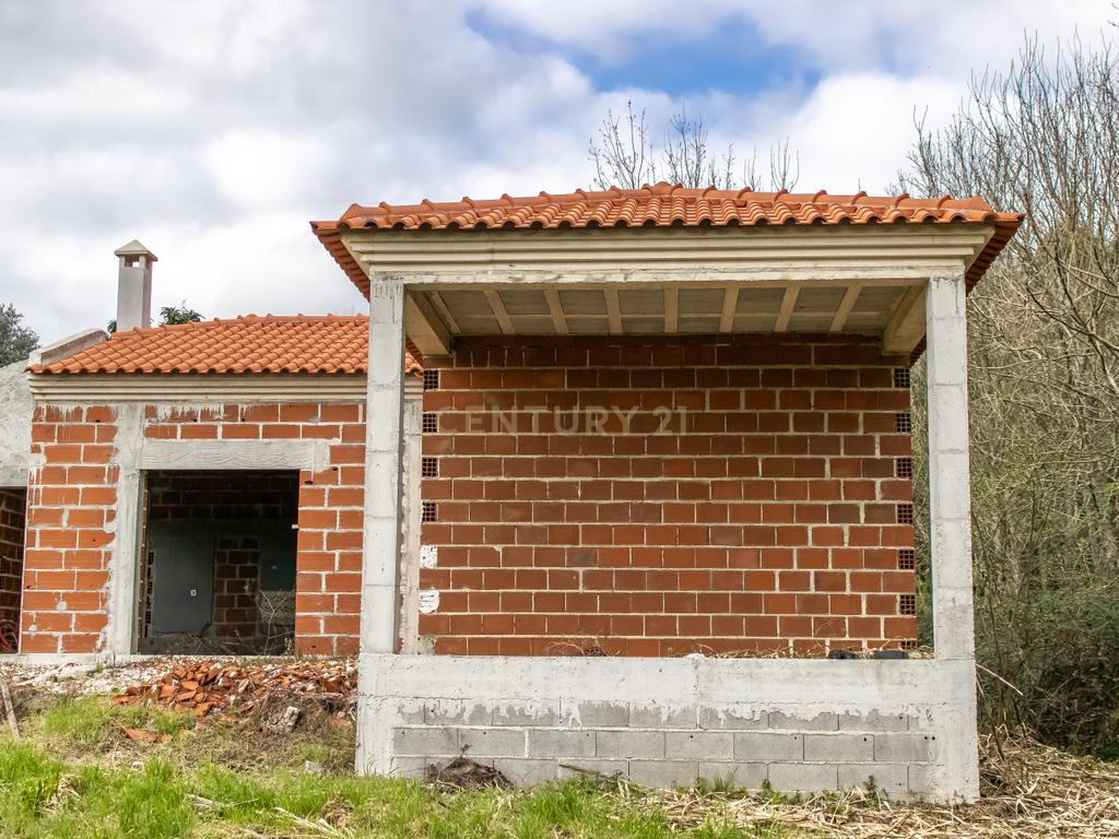 Moradia T3 em construção na Mata da Bidoeira de Cima, Leiria - Image 25