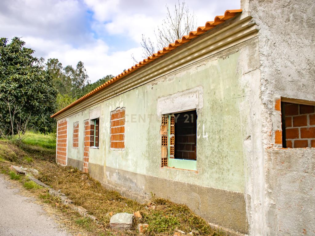 Moradia T3 em construção na Mata da Bidoeira de Cima, Leiria - Image 28