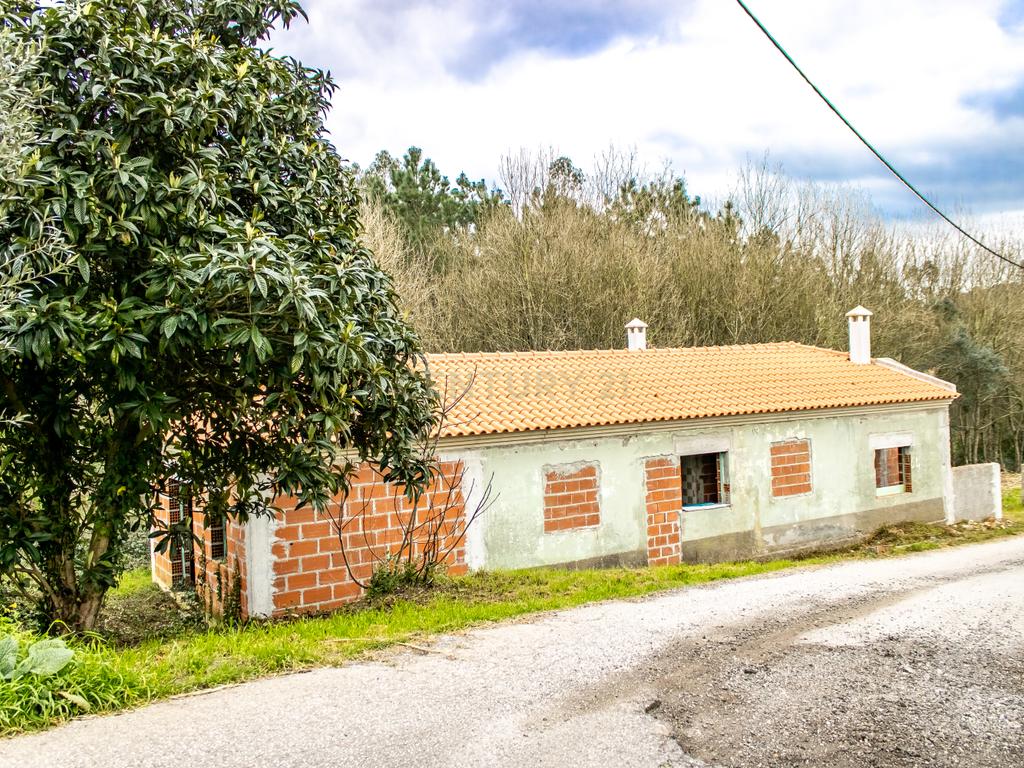 Moradia T3 em construção na Mata da Bidoeira de Cima, Leiria - Image 26