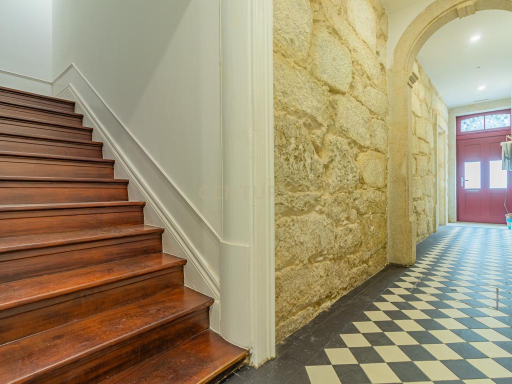 Apartamento T2 com Varanda  | Bonjardim | Porto - Image 16