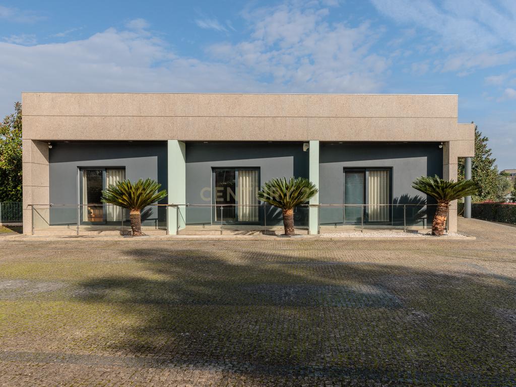 Imóvel de Luxo em São Romão do Coronado, Trofa. - Image 1